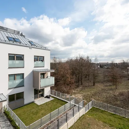 Brzeziny Deluxe By Bookinghost