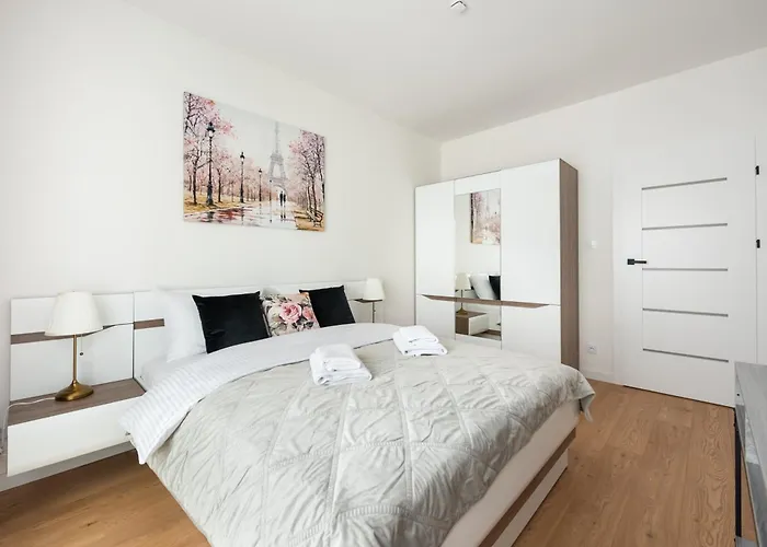 Brzeziny Deluxe By Bookinghost アパート ワルシャワ