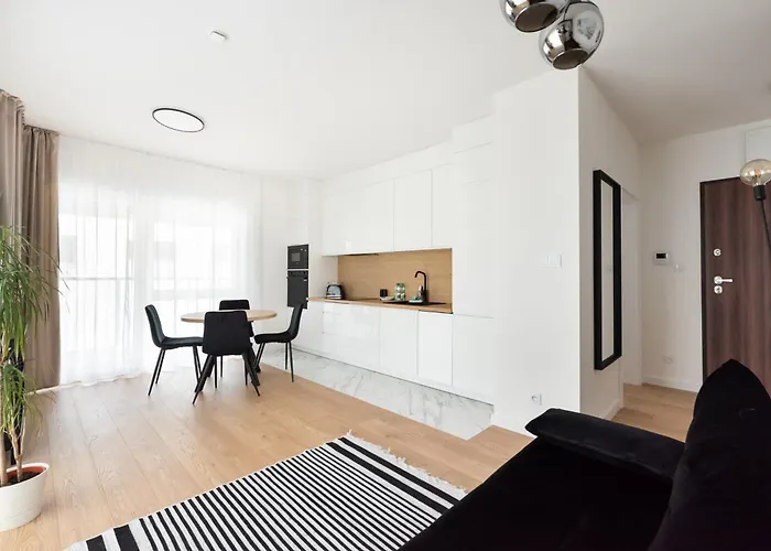 Brzeziny Deluxe By Bookinghost アパート *