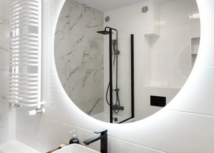 Brzeziny Deluxe By Bookinghost アパート *