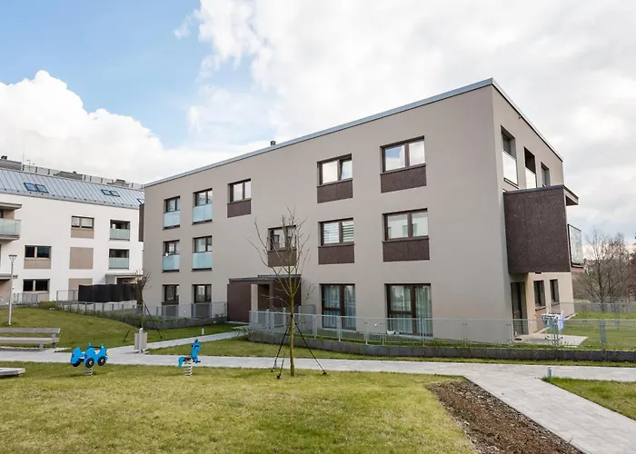 Brzeziny Deluxe By Bookinghost *