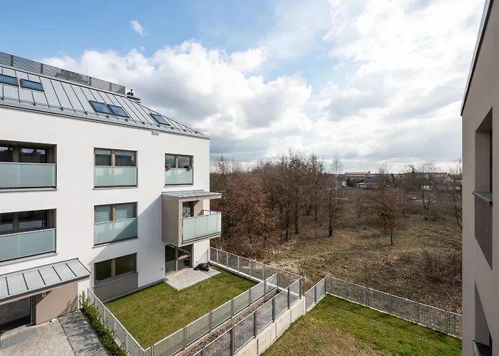 Brzeziny Deluxe By Bookinghost