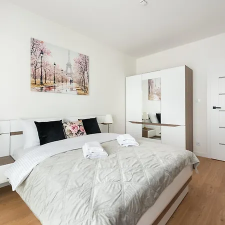 Brzeziny Deluxe By Bookinghost Apartment Warsaw