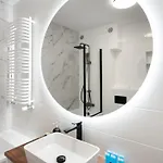 Brzeziny Deluxe By Bookinghost Daire *
